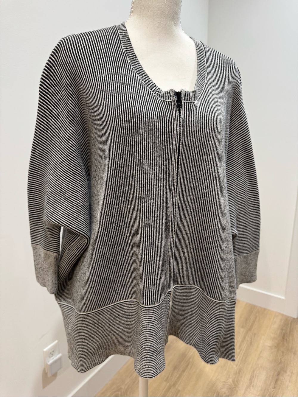 CAbi Black & White Striped Zip-Front Ribbed  oversized Cardigan 3/4 slee size M